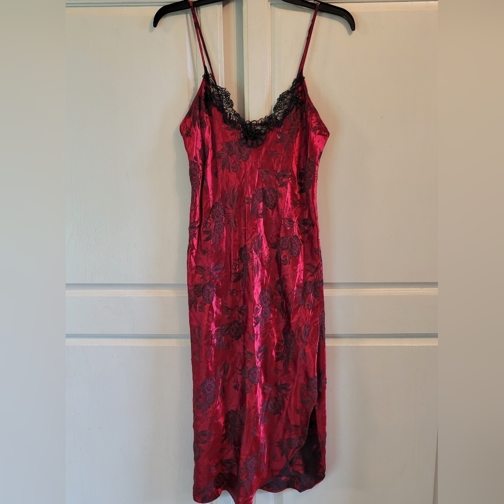 Vintage Private Luxuries Red Black Floral Beaded Lace Long Slip Dress